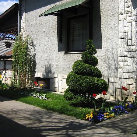 Domacinstvo Opavski Backi Petrovac Esterno foto