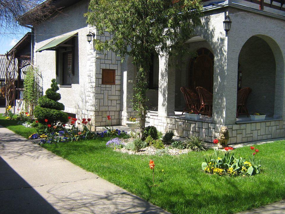 Domacinstvo Opavski Backi Petrovac Esterno foto