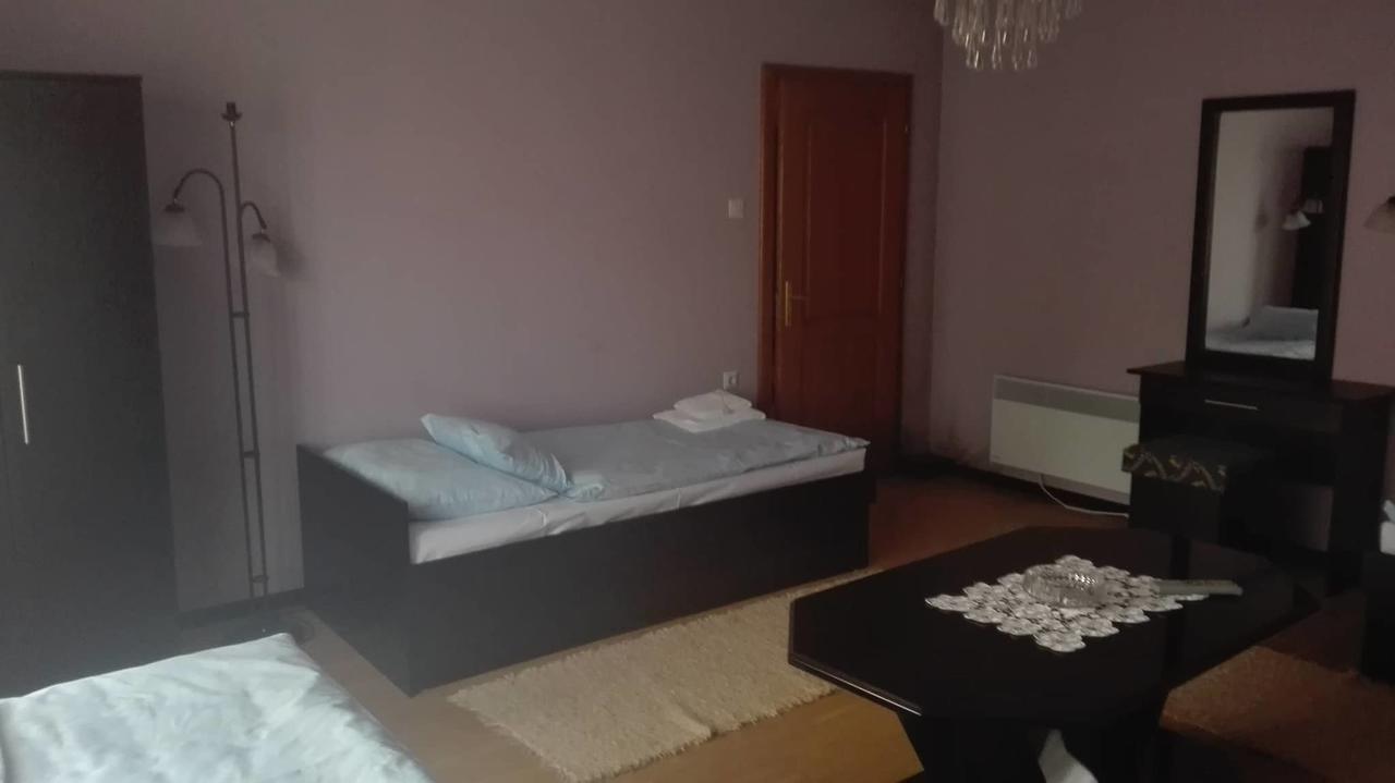 Domacinstvo Opavski Backi Petrovac Esterno foto